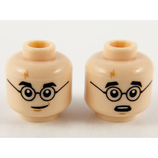 LEGO férfi fej kétarcú sebhelyes szemüveges mosolygó/meglepett arc mintával (Harry Potter), világos testszínű (3626cpb2669)